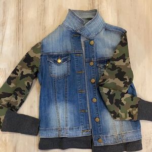 Size S Litz jean jacket with army print sleeves